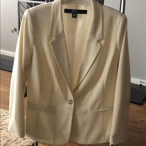 Kensie Blazer size M.